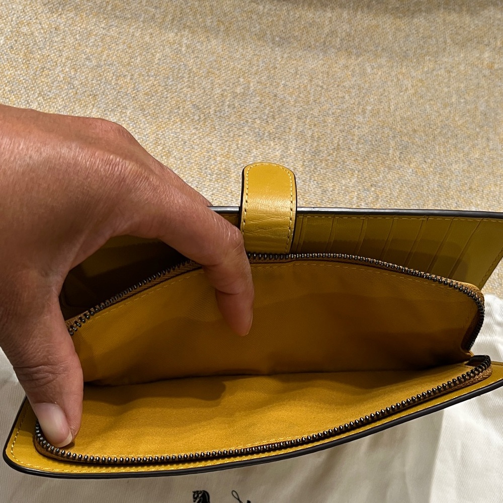 ❤️ Coach Mustard Yellow Leather Wallet - Picture 4 of 11